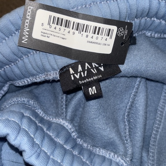 BoohooMAN Regular Fitt Gusset Sweatpants - Picture 4 of 4
